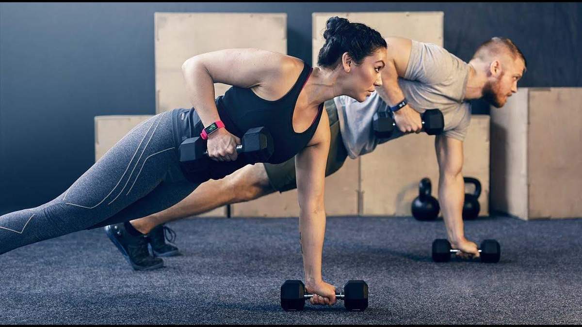 Схуднення: фітнес-експертка показала силове тренування - відео