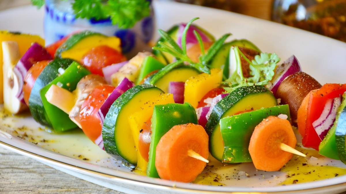 Какую еду брать на работу: 3 рецепта полезных перекусов Какую еду брать на работу: 3 рецепта полезных перекусов