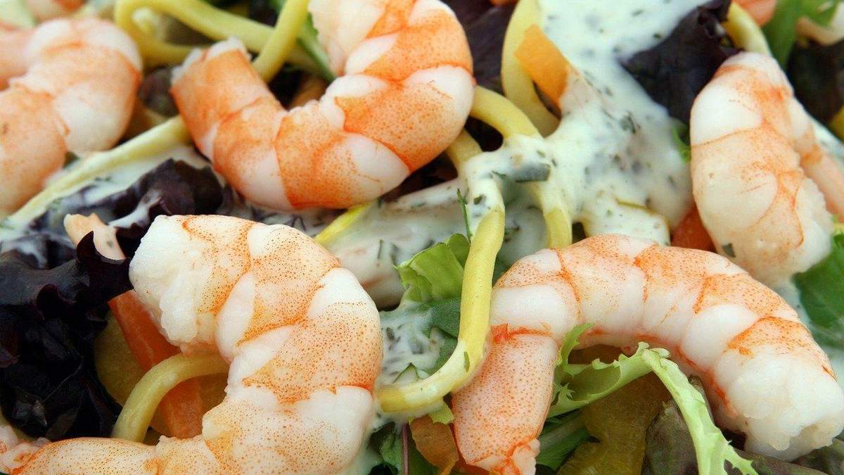 Салат из морепродуктов: рецепт легкого и полезного ужина Салат из морепродуктов: рецепт легкого и полезного ужина