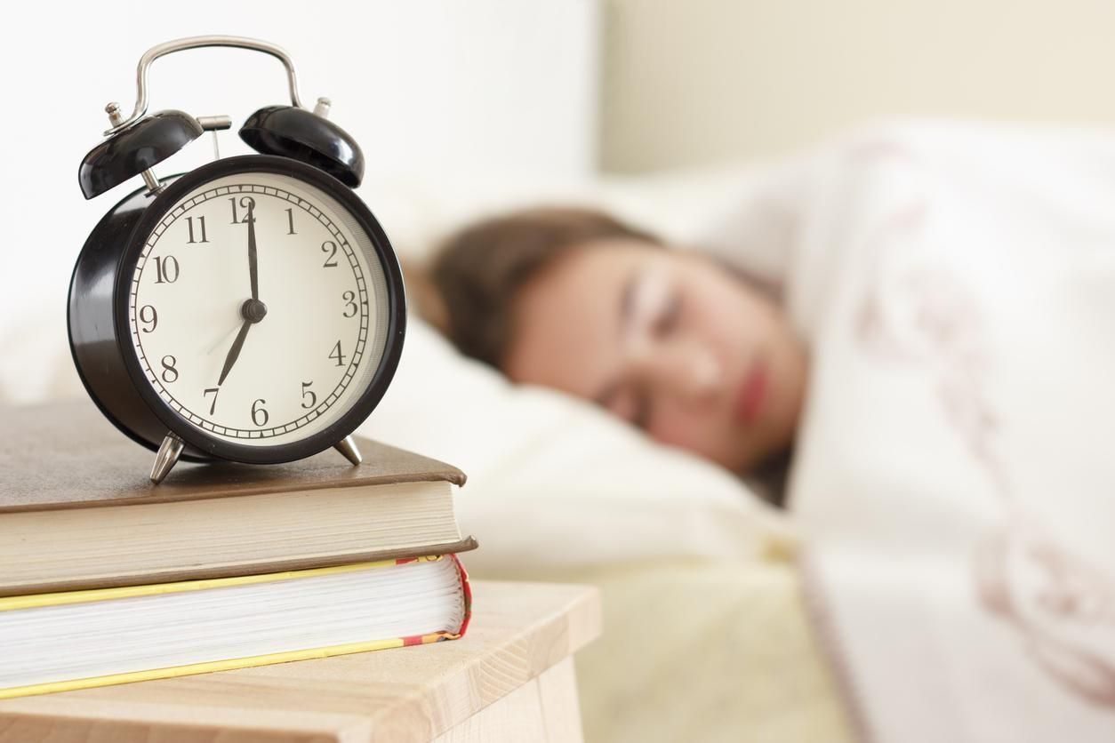 Как быстро уснуть и выспаться: названы три правила эффективного сна