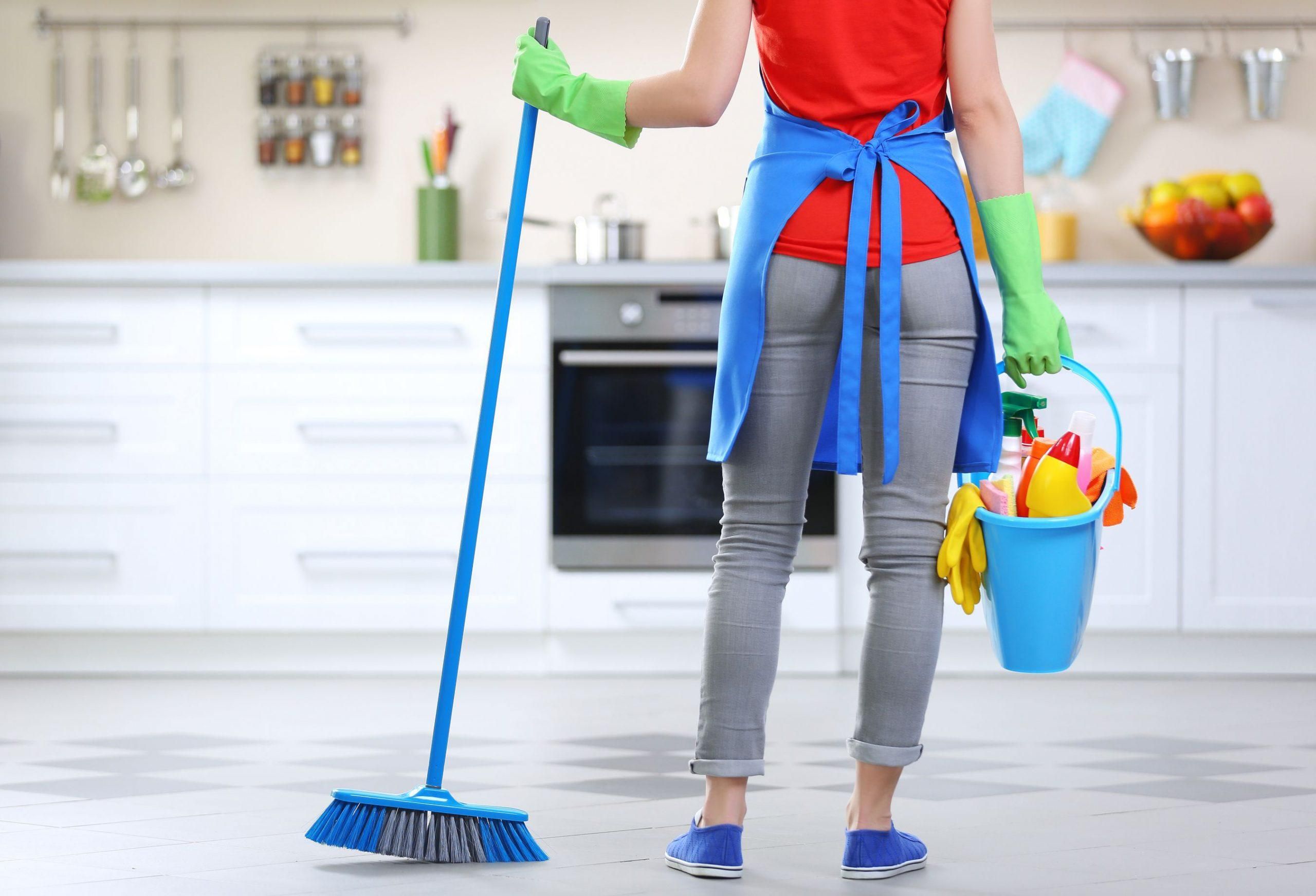 Чи може прибирання будинку замінити тренування у залі: фітнес-експертка дала відповідь