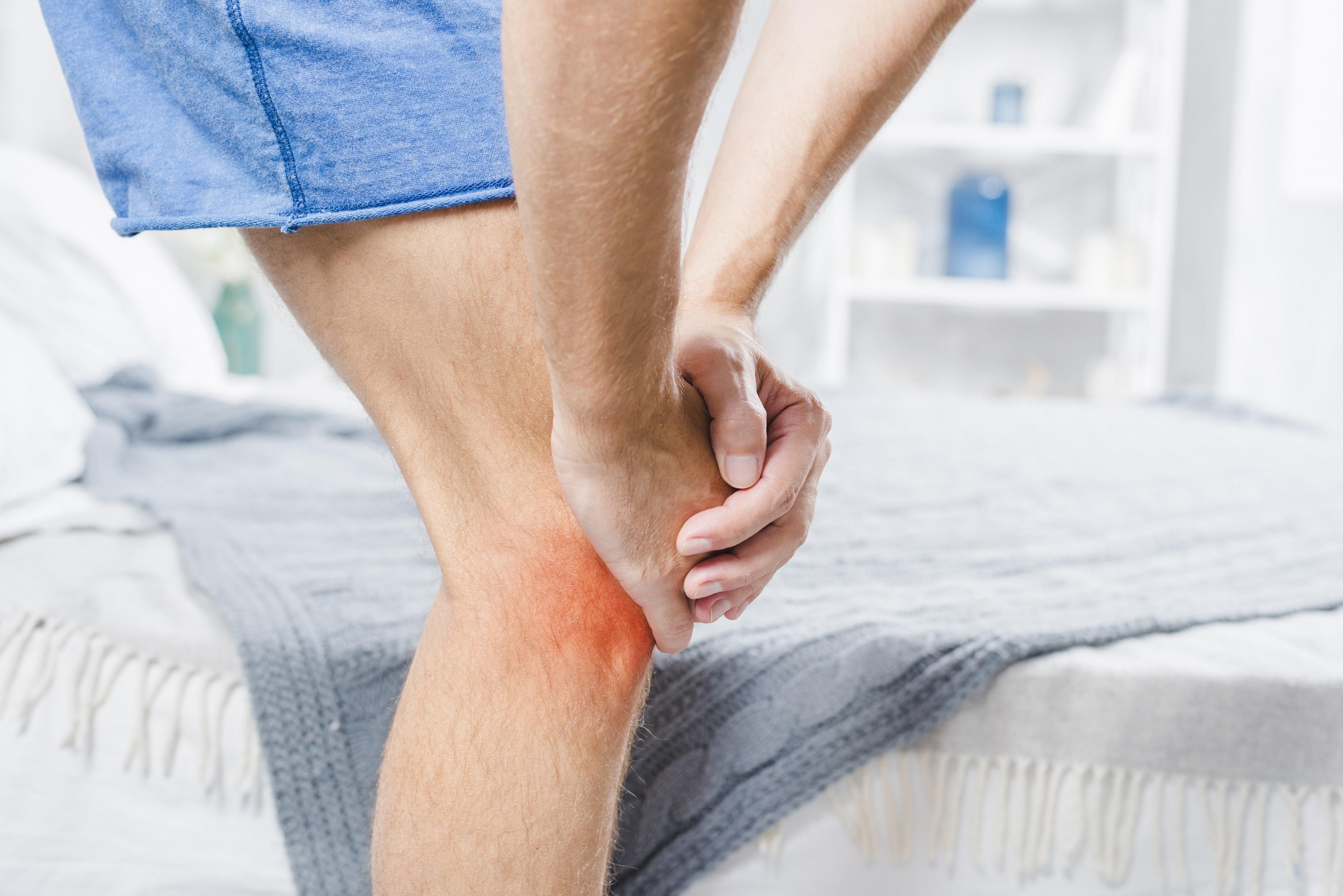 Біль в коліні: чому з'являється під час тренувань