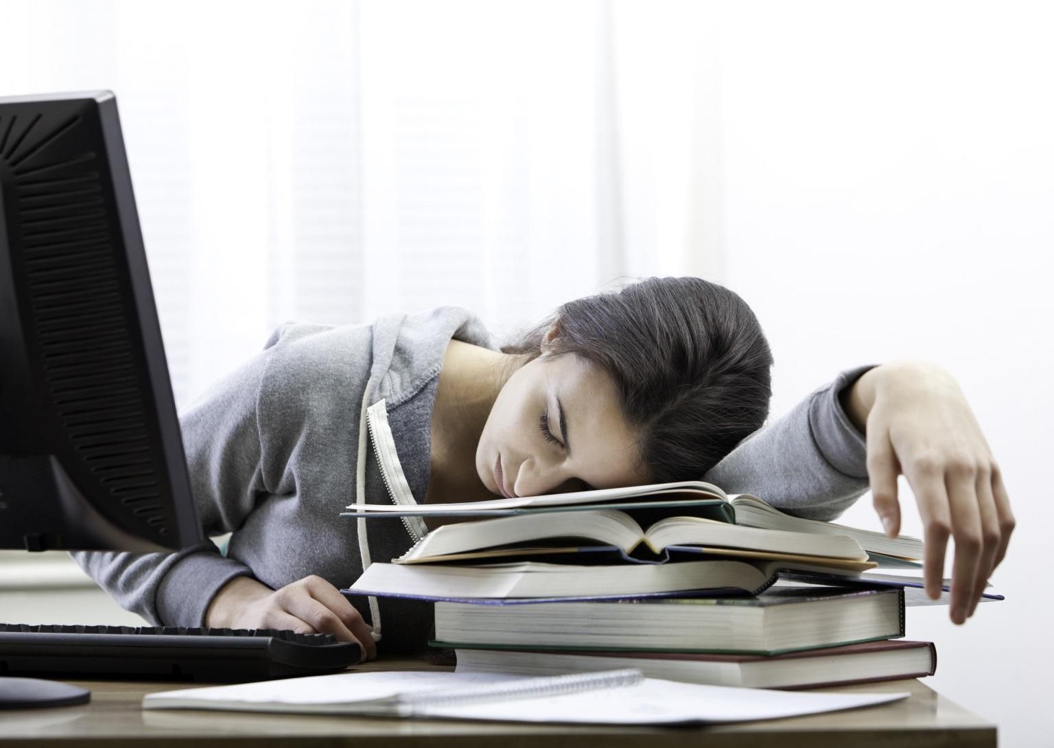 Хронічна втома: дієтологи назвали поширені причини