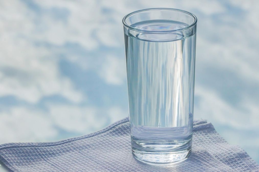 Зачем пить много воды: диетологи назвали 7 важных причин Зачем пить много воды: диетологи назвали 7 важных причин