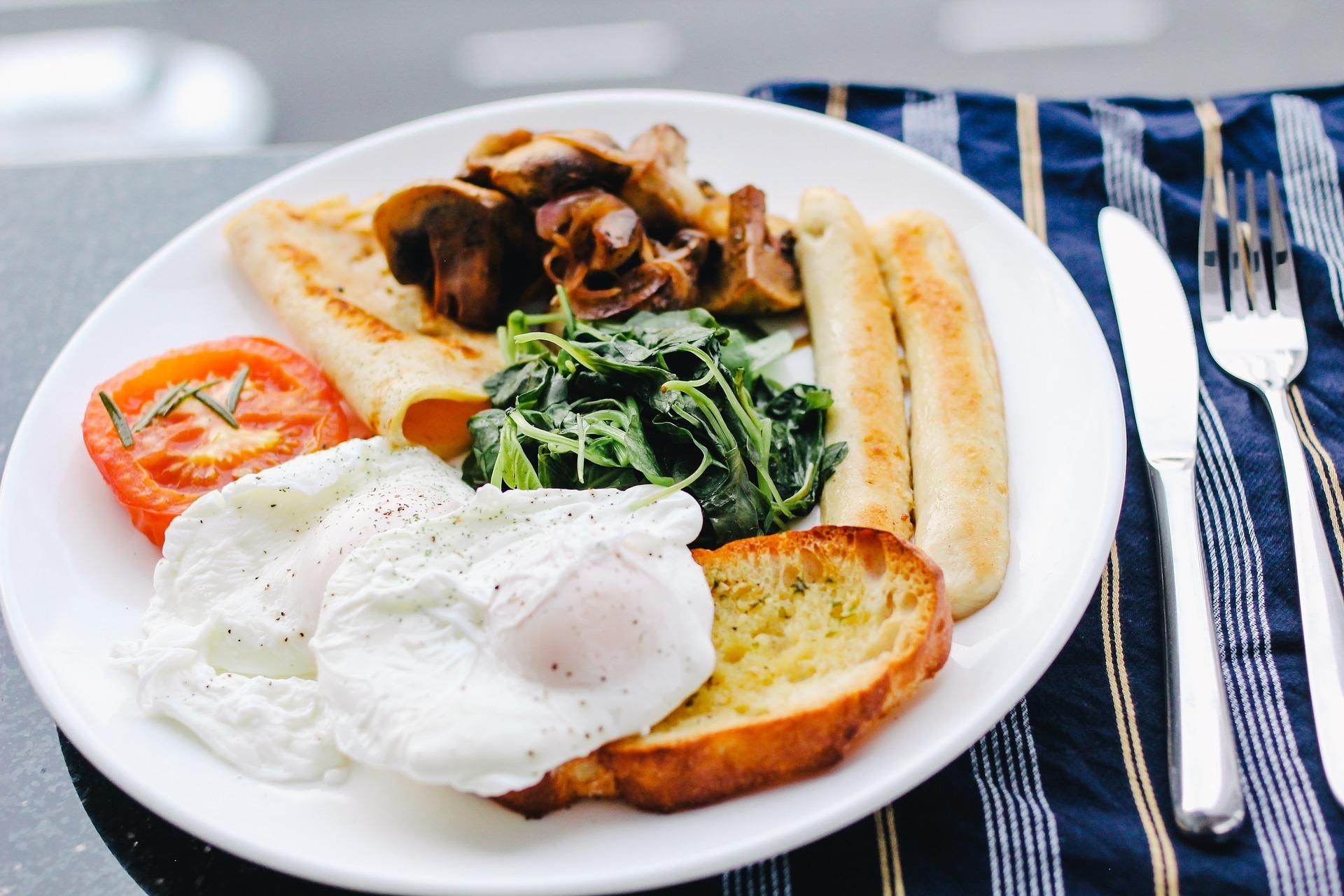 Що їсти на сніданок, щоб схуднути: 4 пункти, які потрібно знати