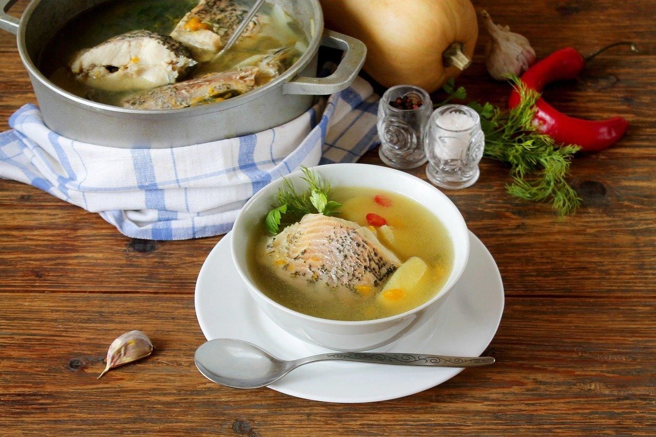 Рецепт рибного супу з квасолею від дієтологині