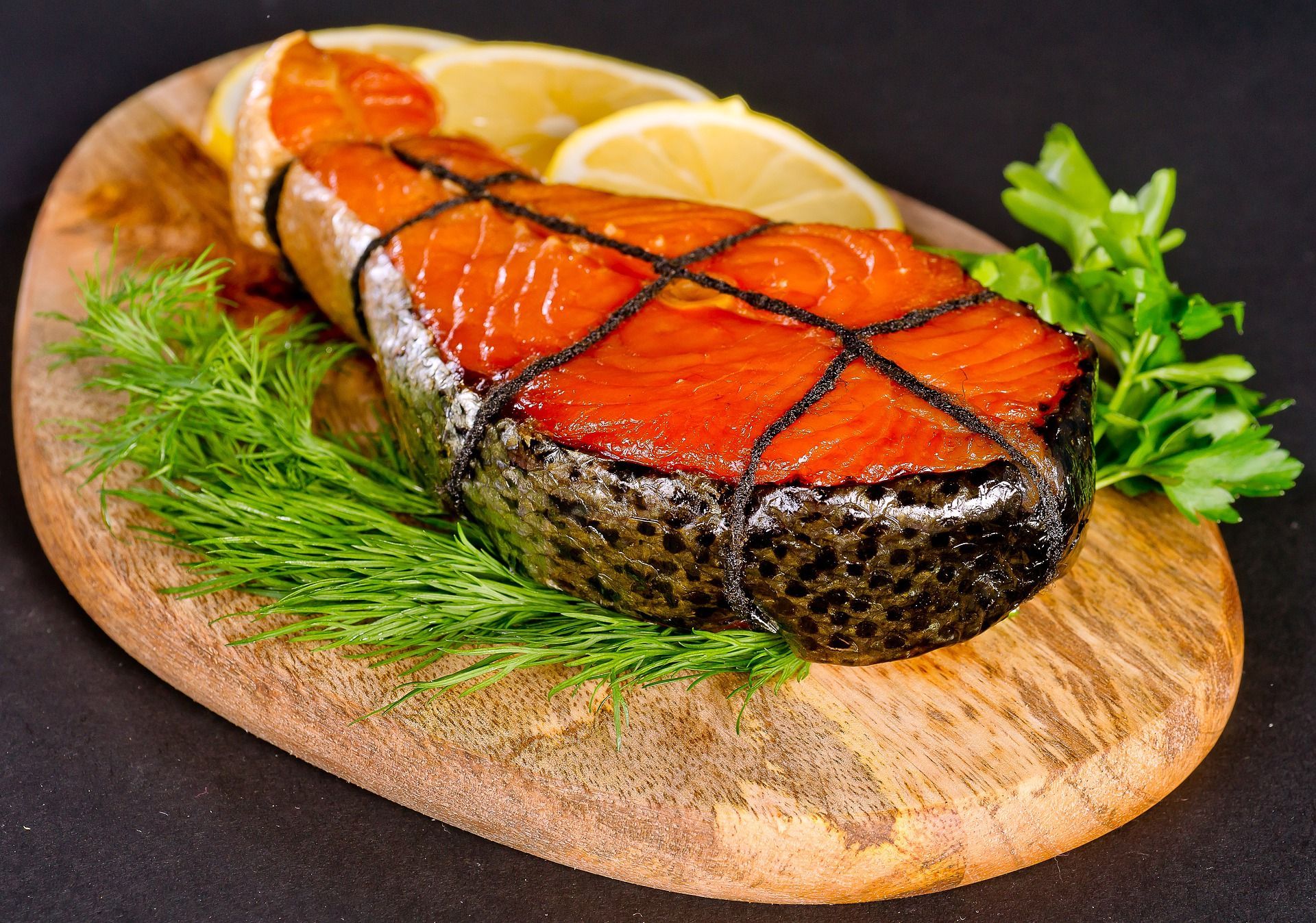 Кому потрібно їсти жирну рибу і як її смачно приготувати: 2 рецепти