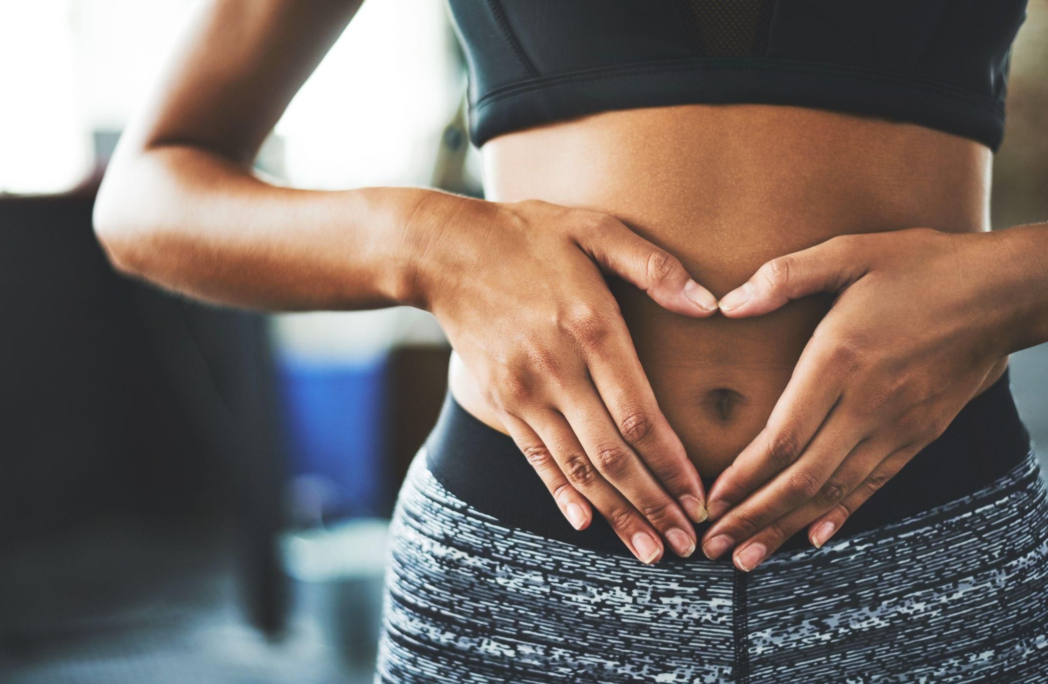 Як зміцнити м'язи живота при діастазі: вправи на прес після вагітності