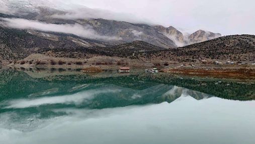 Гірське озеро з бірюзовою водою: чим вражаюча пам'ятка в Туреччині приваблює мандрівників